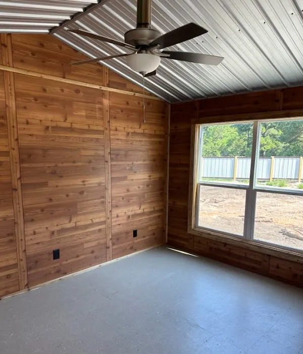 Lovelady Tiny Home & RV Park 4