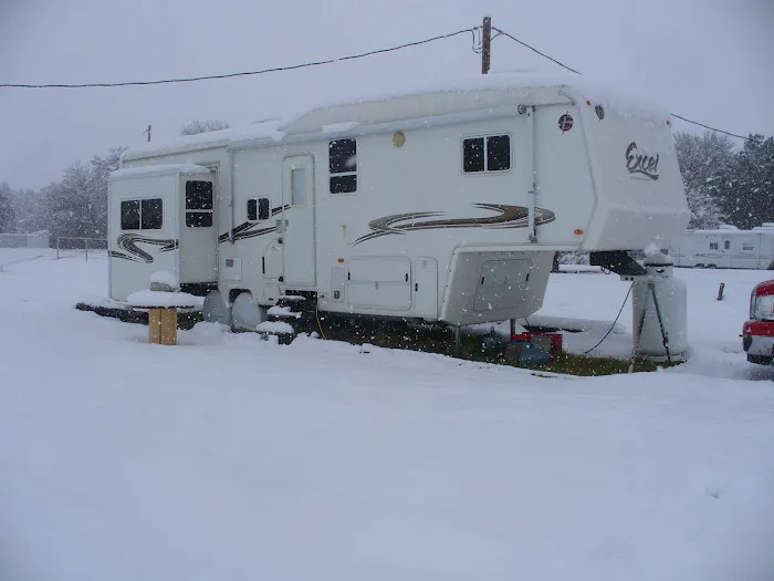 Lee's Country Campground 9
