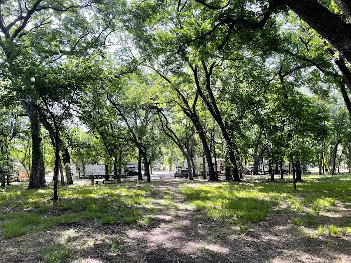 Campfire RV Park 8