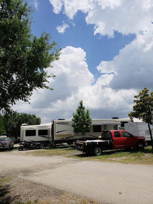 Fowler's RV Park 9