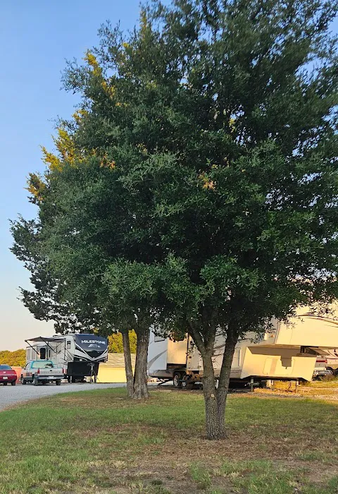 MIMOSA VALLEY RV PARK Decatur TX Gated LONG-TERM RV parking BY APPOINTMENT 3