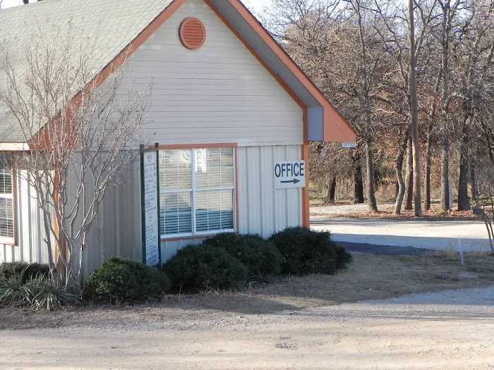 Alvord Oaks RV Park 10