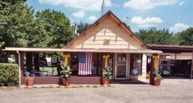 Dallas Hi Ho RV Park 10