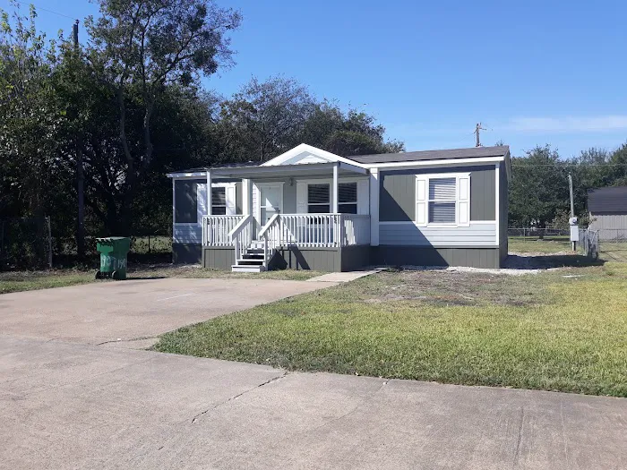 Forest Glenn Mobile Home Community 10