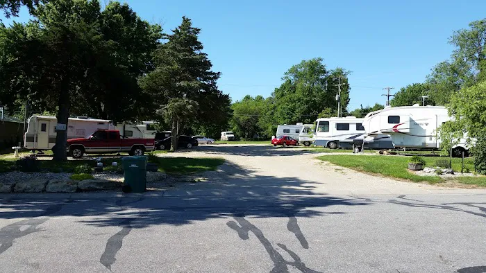 Shandy's Lakeside RV Park 9
