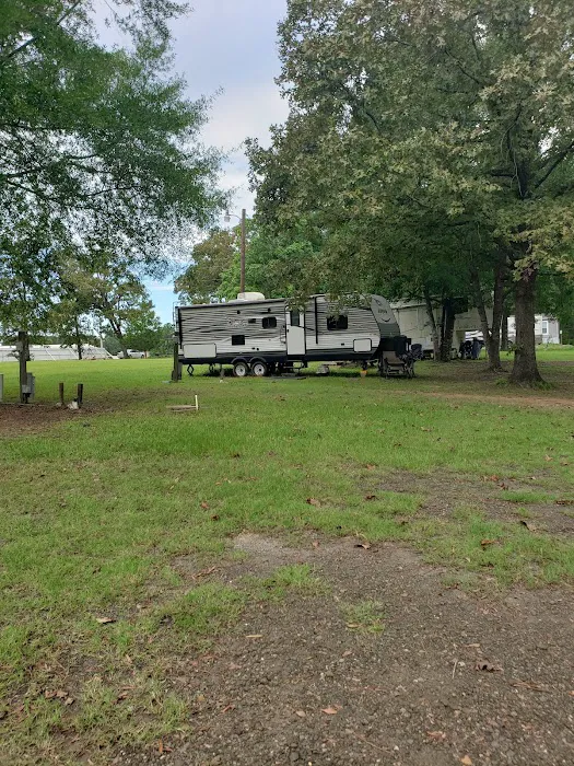G & D's Loop 149 RV Park 4