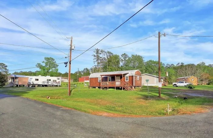 K&M Lake Rentals RV Park & Cabins 6