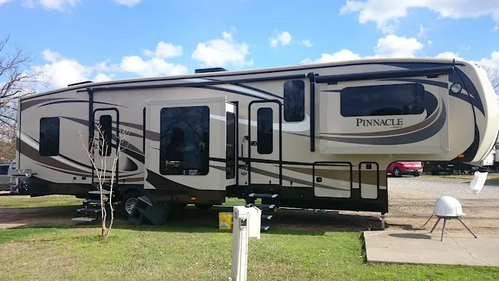 Pavilion RV Park 7