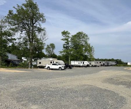 Daveu2019s Hideaway RV Park
