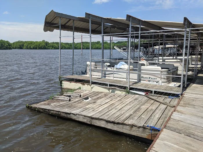 Joey's Moon Lake Marina 9