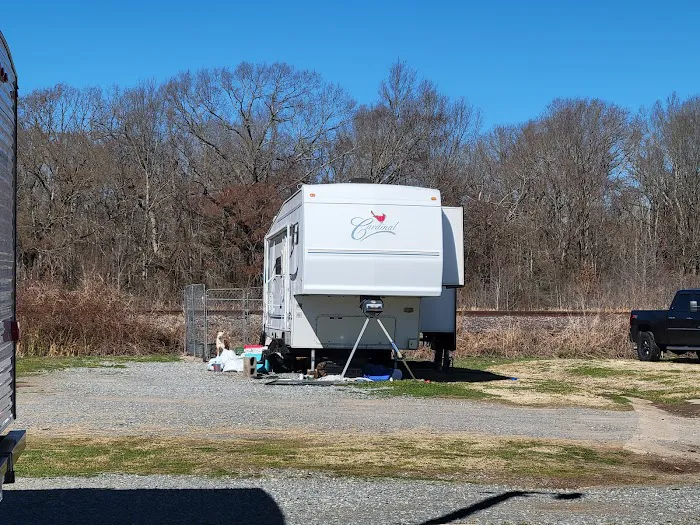 The Fishing Camp & RV Park 4