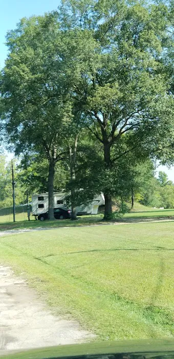 Pine Oaks RV Park 4