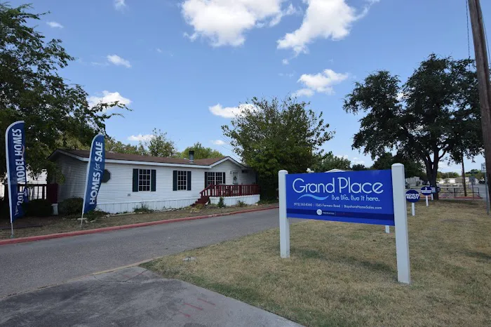 Grand Place Manufactured Home Community 9