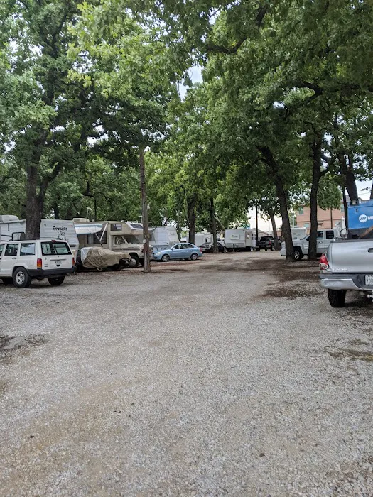 Pat's Court RV Park 4