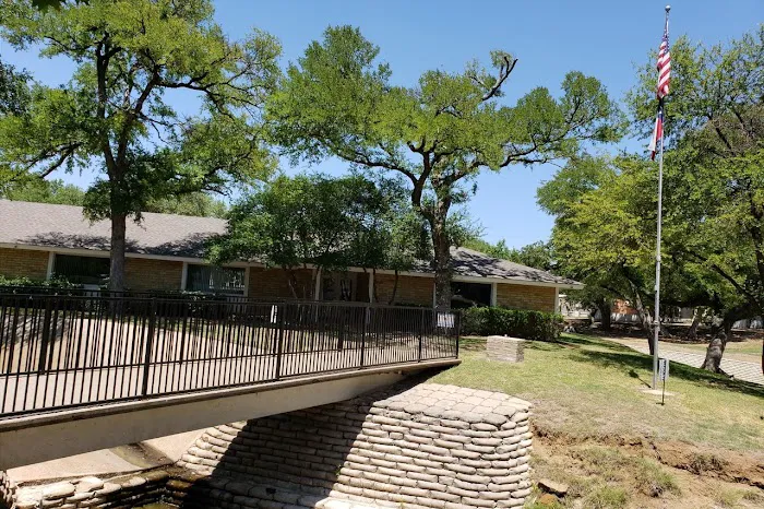 Friendly Village Arlington 1