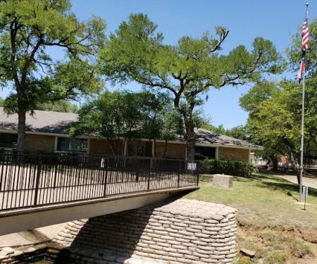 Friendly Village Arlington