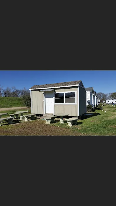 Pake's RV Hookups & Monthly Cabin Rentals 3