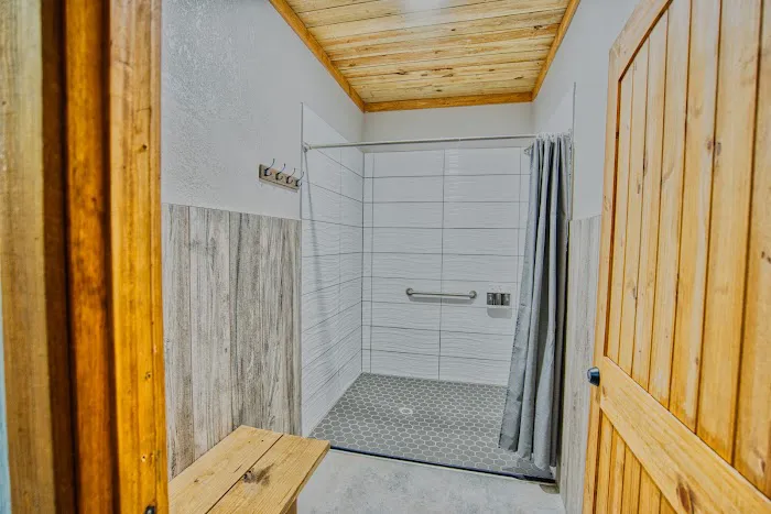Lagoon Ranch Luxury RV & Cabin Resort 4