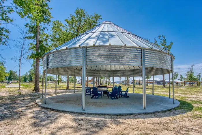 Lagoon Ranch Luxury RV & Cabin Resort 10