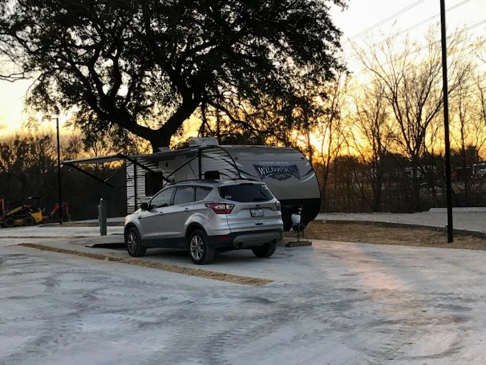 Eagles Resorts RV park - Affordable RV Storage Fort Worth TX, RV Camping Park, RV Park, RV Storage Park 6