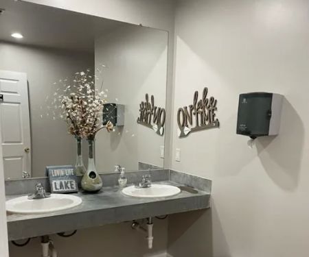 Hideaway 23 Lakefront RV & Cabins