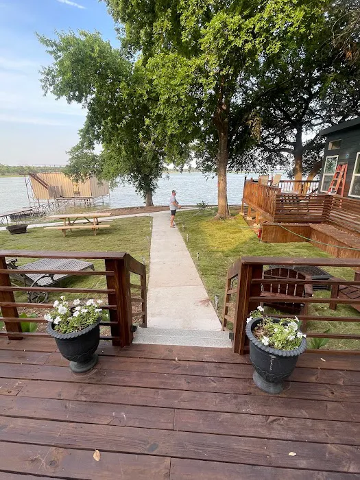 Hideaway 23 Lakefront RV & Cabins 2