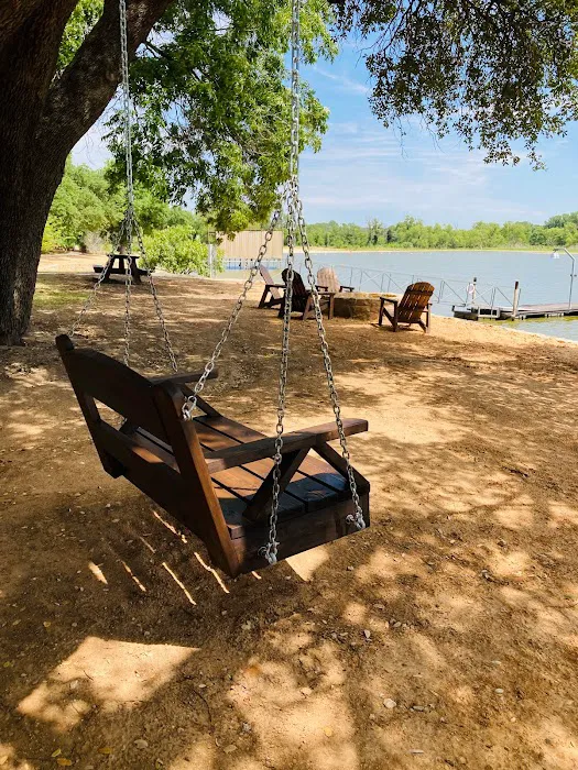 Hideaway 23 Lakefront RV & Cabins 6