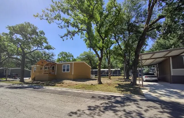 Green Oaks Mobile Home Community 10