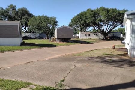 The Oaks Mobile Home & RV Park