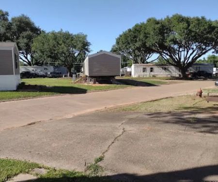 The Oaks Mobile Home & RV Park