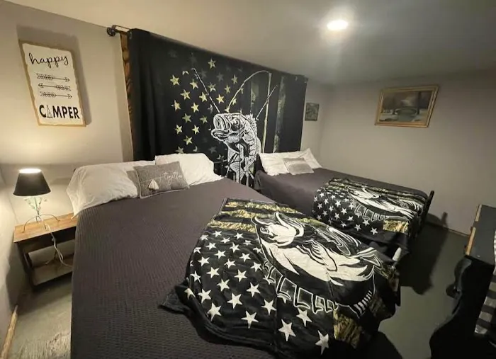Lil o aces , Creekside Bunkhouse & Campground 1