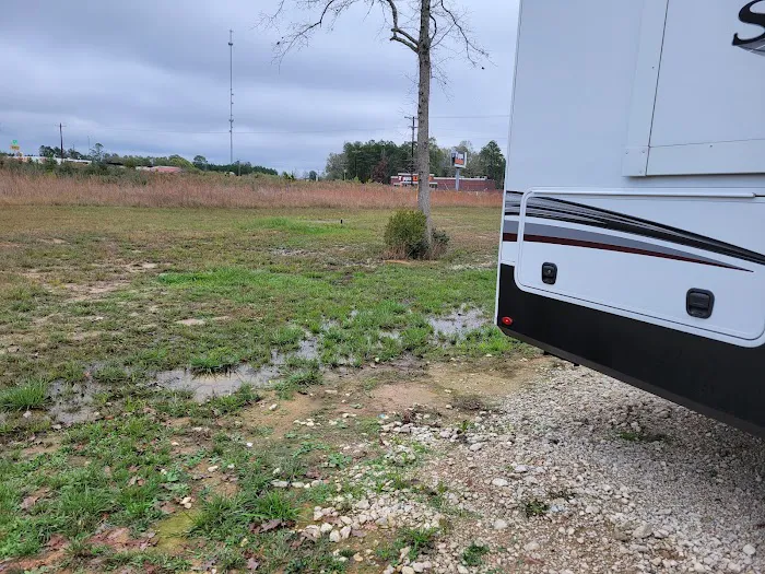 Livingston RV Park 7 Oaks 6