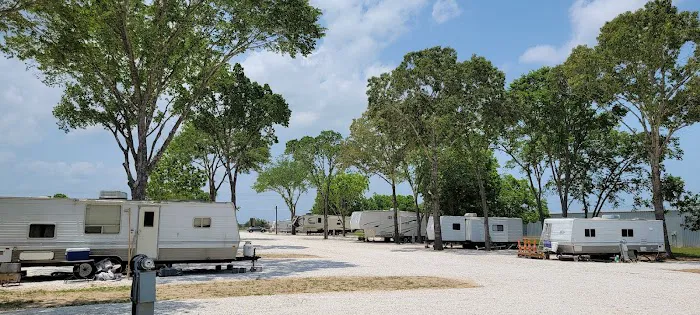 Willie's RV Haven 3