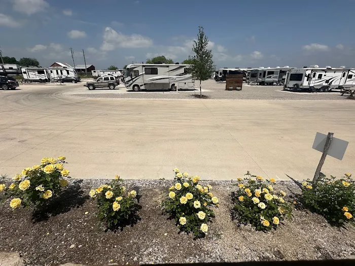 YELLOWROSE RV RESORT 5