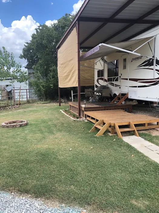 Big E's Lake Alvarado RV Park & Boat Repair/Storage 7