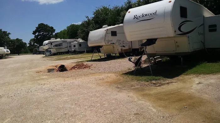 Rock N Robin RV Resort 4