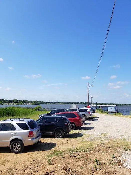 Peanut's Crappie House & Campground 1
