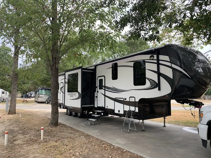 Rainbow's End - Escapees RV Parks 6