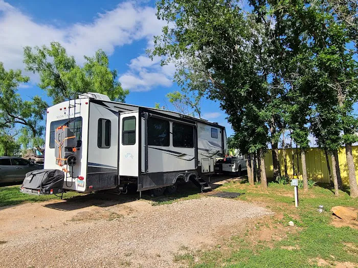 Finis Road RV Park 9
