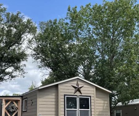 Glen Oaks Mobile Home Park