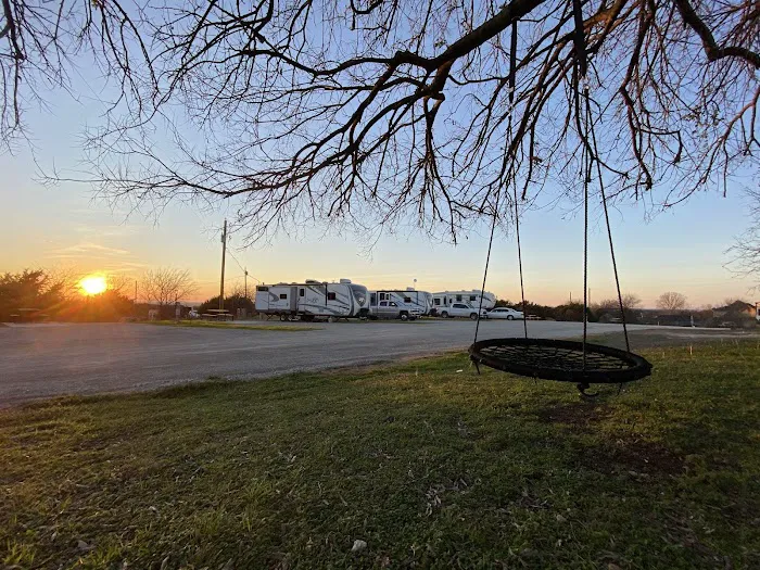 Hooves N Wheels RV Park 3