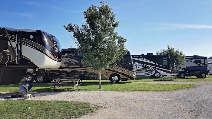 Hooves N Wheels RV Park 4