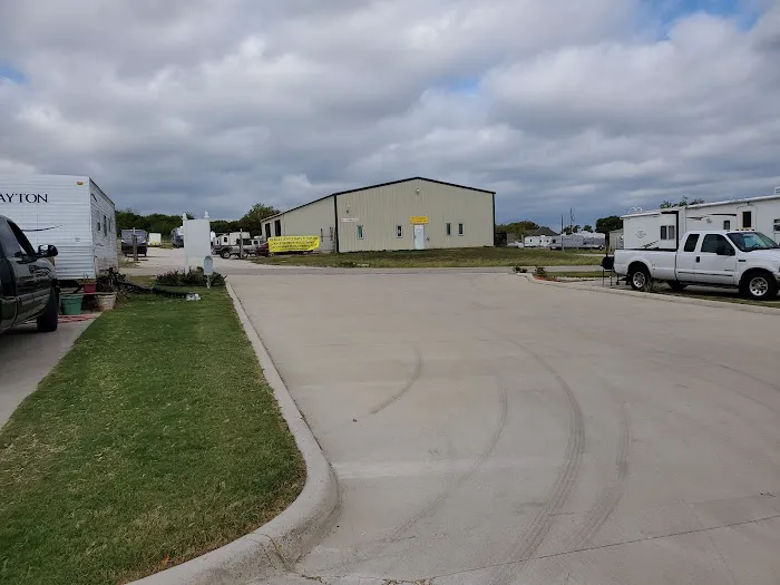 Fort Worth RV Park 4