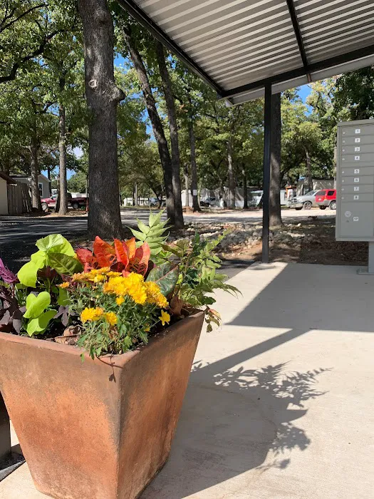 The Oaks On Henderson 1
