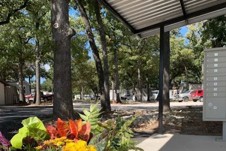 The Oaks On Henderson