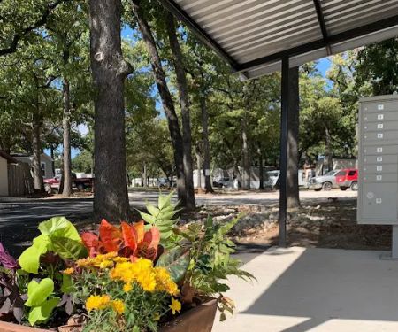 The Oaks On Henderson