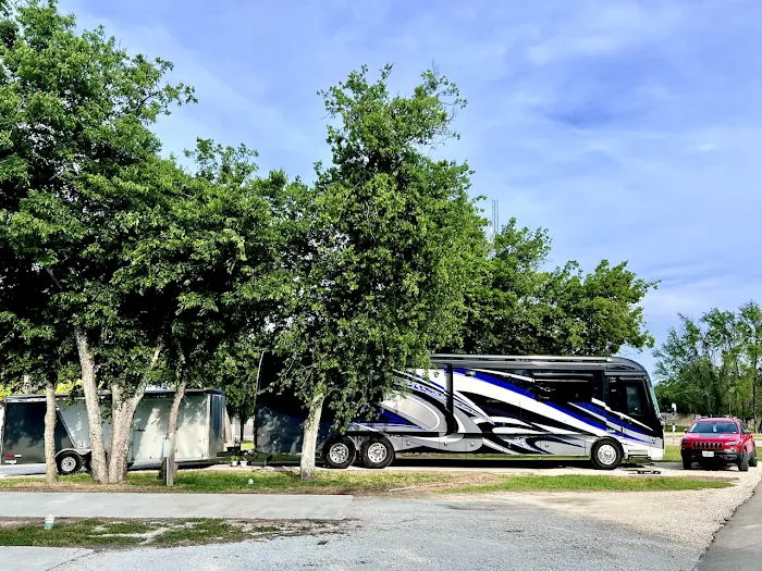 Blue Sky I-35 RV Park 8