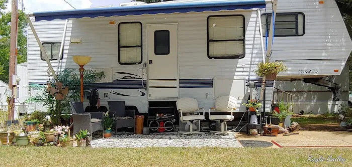 Holliday's Trailer Park and Mini Storage 10