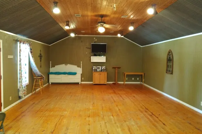 Whispering Creek Lodging & RV Resort 5