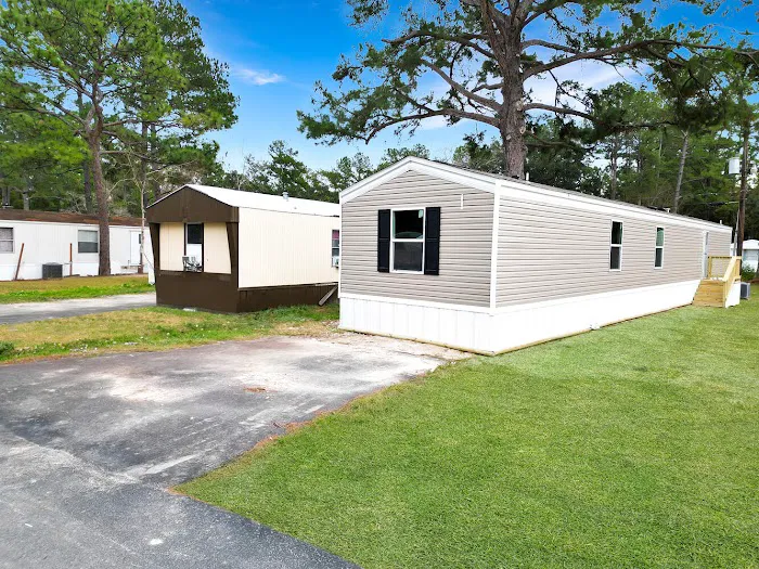Pinewood Manufactured Home Community 9